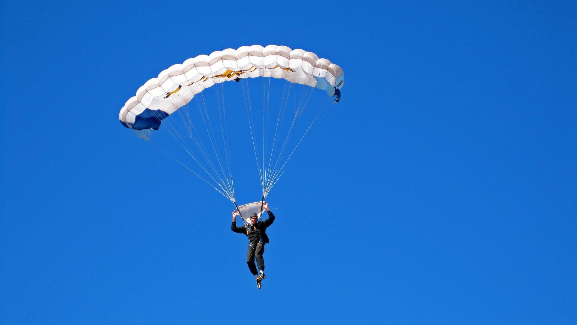 “战术布置”——教你看懂车队的战略布局，车队组织架构